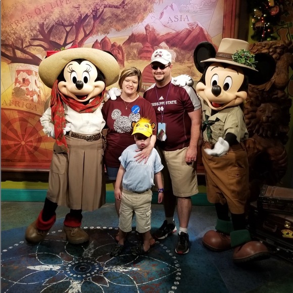 Meet your Posher, Janet - Picture 2 of 2